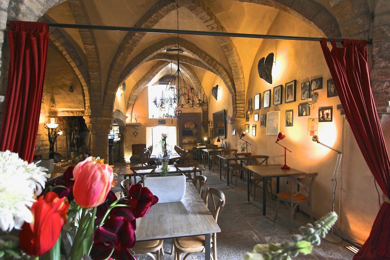Gothique Cafe Hotel Baume-les-Messieurs Ngoại thất bức ảnh