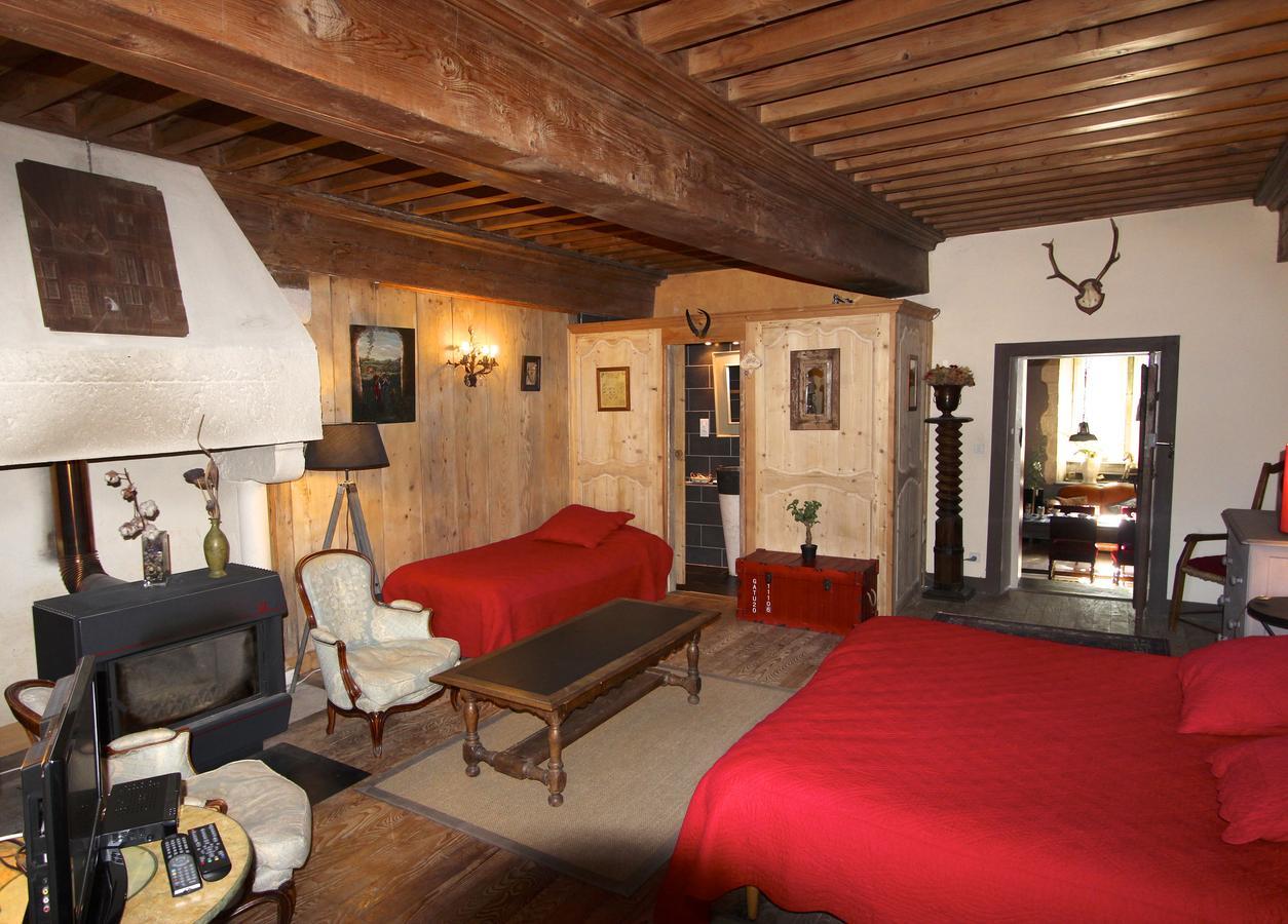 Gothique Cafe Hotel Baume-les-Messieurs Ngoại thất bức ảnh