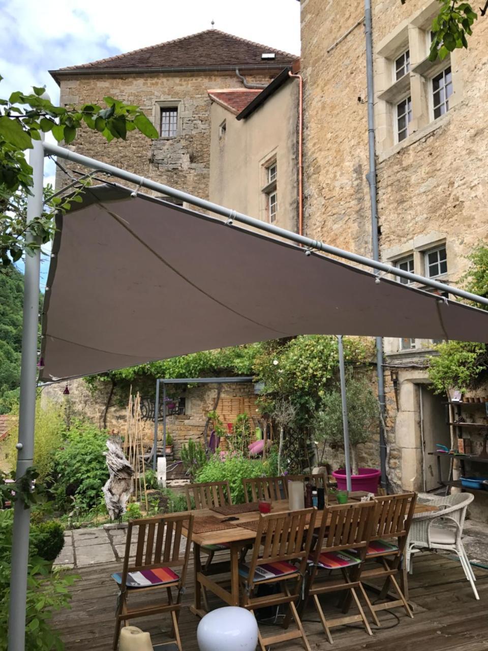 Gothique Cafe Hotel Baume-les-Messieurs Ngoại thất bức ảnh